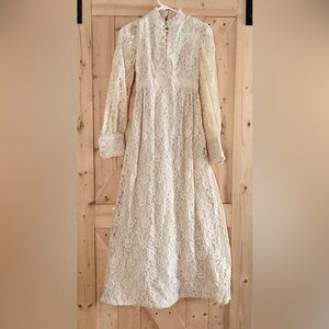 Antique 1930’s High neck Cream Lace Wedding Dress